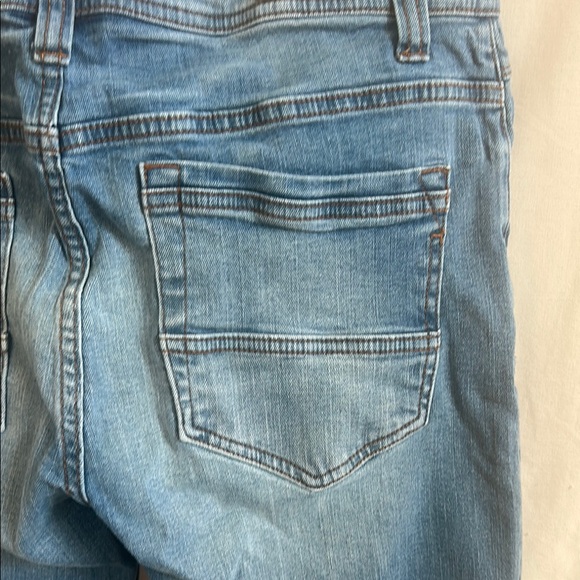 Free Planet Distressed Stretch Jeans — 31x30 Medium Wash - Picture 9 of 10